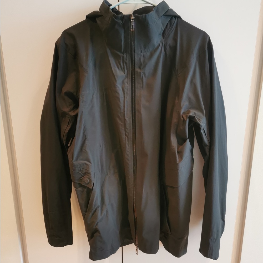 Lululemon Men’s Rainjacket and Windbreaker Large - Grey